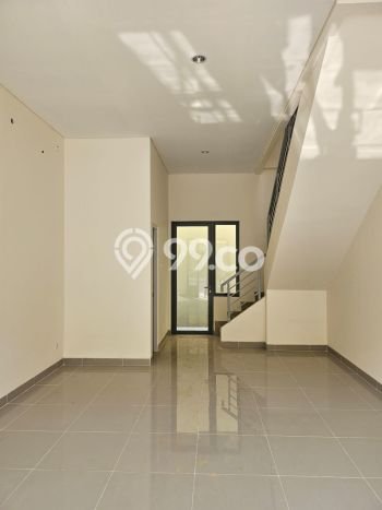 Ruko Disewakan Kawasan Gading Serpong, Luas 91m², Area Bisnis, Siap Usaha Ruko Disewakan Kawasan Gading Serpong, Luas 91m², Area Bisnis, Siap Usaha