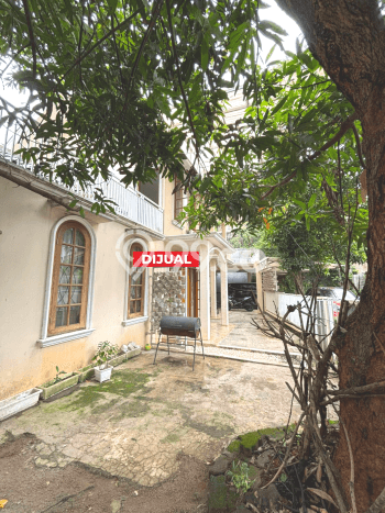 Rumah Mewah LB 230m2 Siap Pakai Desain Elegan di Bintaro, Tangerang Selatan Rumah Mewah LB 230m2 Siap Pakai Desain Elegan di Bintaro, Tangerang Selatan