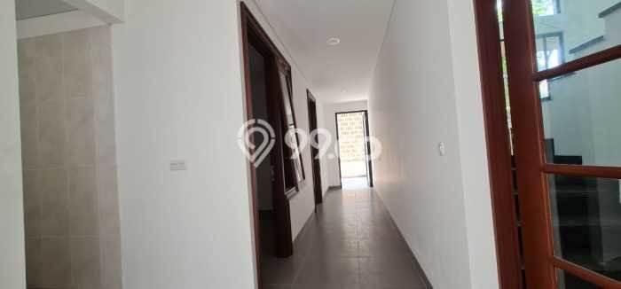 Ready to Use! Luxury House LT 249m2 Desain Modern di BSD Green Cove Ready to Use! Luxury House LT 249m2 Desain Modern di BSD Green Cove