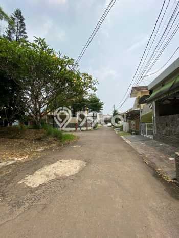 For Sale! Premium House LT 240m2 Desain Modern di BSD Griya Loka For Sale! Premium House LT 240m2 Desain Modern di BSD Griya Loka