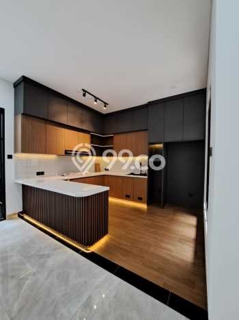 Rumah Luxury Modern Siap Huni di BSD Tangerang Rumah Luxury Modern Siap Huni di BSD Tangerang