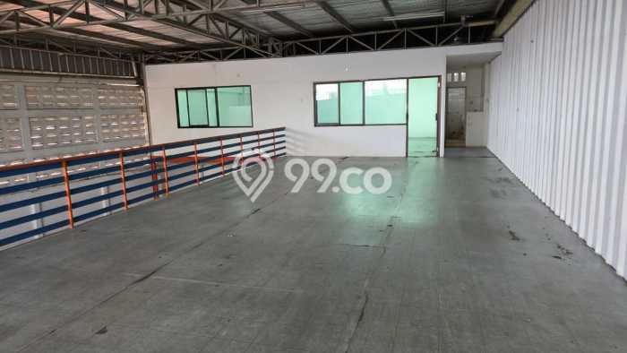 Disewakan Gudang di Kawasan Ramai Kalideres Luas 1000m2 Disewakan Gudang di Kawasan Ramai Kalideres Luas 1000m2