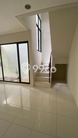 Dijual Hunian Rumah Nyaman 4 Kamar di BSD, Tangerang Dijual Hunian Rumah Nyaman 4 Kamar di BSD, Tangerang