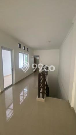 AREA KOMERSIAL! Ruko For Rent di BSD, Luas 155m², Jalan Utama, Siap Operasional AREA KOMERSIAL! Ruko For Rent di BSD, Luas 155m², Jalan Utama, Siap Operasional