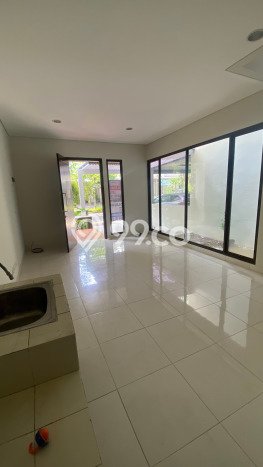 Dijual Hunian Rumah Nyaman 4 Kamar di BSD, Tangerang Dijual Hunian Rumah Nyaman 4 Kamar di BSD, Tangerang
