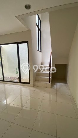 Dijual Hunian Rumah Nyaman 4 Kamar di BSD, Tangerang Dijual Hunian Rumah Nyaman 4 Kamar di BSD, Tangerang