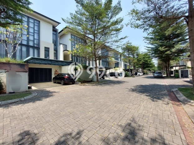 Rumah Luxury Modern Tanpa Renovasi di BSD Tangerang Rumah Luxury Modern Tanpa Renovasi di BSD Tangerang