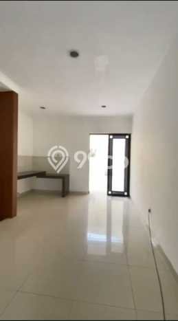 Dijual Rumah Mewah Megah Dengan View Eksklusif di Green Lake City, Jakarta Barat Dijual Rumah Mewah Megah Dengan View Eksklusif di Green Lake City, Jakarta Barat