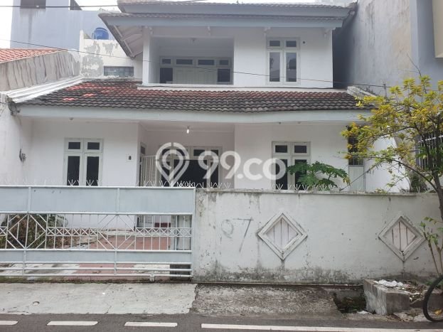 Disewakan! Rumah 5 Kamar Tidur &
2 Kamar Mandi di Roxy, Jakarta Pusat Disewakan! Rumah 5 Kamar Tidur &
2 Kamar Mandi di Roxy, Jakarta Pusat