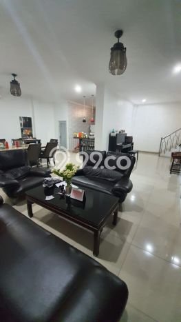Jual Rumah Luas Megah Dengan View Eksklusif di Daan Mogot, Jakarta Barat Jual Rumah Luas Megah Dengan View Eksklusif di Daan Mogot, Jakarta Barat