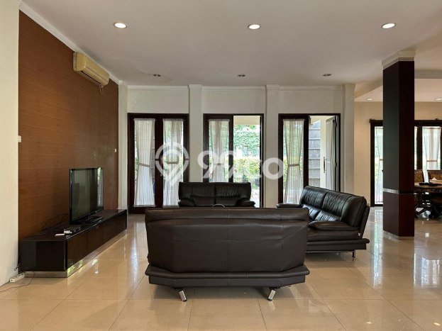 Siap Huni Rumah Mewah 6 Kamar di Kebayoran Baru Dekat ke Mana Pun Siap Huni Rumah Mewah 6 Kamar di Kebayoran Baru Dekat ke Mana Pun