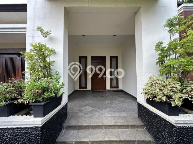 Siap Huni Rumah Mewah 6 Kamar di Kebayoran Baru Dekat ke Mana Pun Siap Huni Rumah Mewah 6 Kamar di Kebayoran Baru Dekat ke Mana Pun