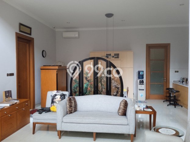 Rumah Elit Modern Tanpa Renovasi di Pejaten Jakarta Selatan Rumah Elit Modern Tanpa Renovasi di Pejaten Jakarta Selatan