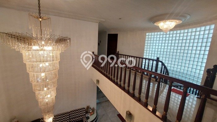 Hot Offer Hunian Mewah Ideal dan Luas di Menteng, Jakarta Pusat Hot Offer Hunian Mewah Ideal dan Luas di Menteng, Jakarta Pusat