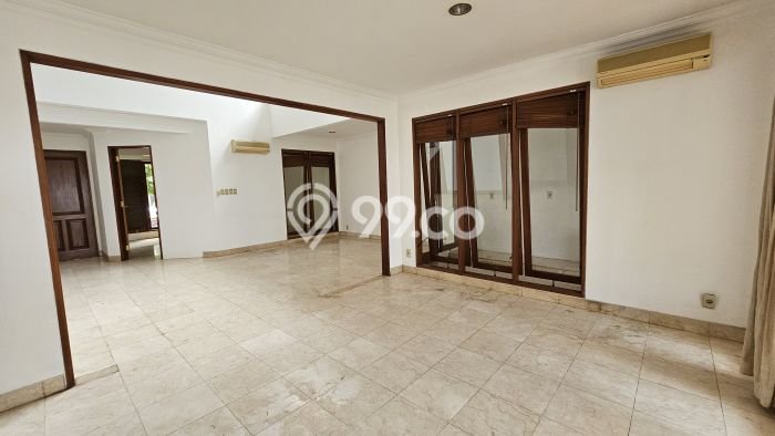 Rumah Mewah LB 400m2 Siap Huni Desain Elegan di Pejaten, Jakarta Selatan Rumah Mewah LB 400m2 Siap Huni Desain Elegan di Pejaten, Jakarta Selatan