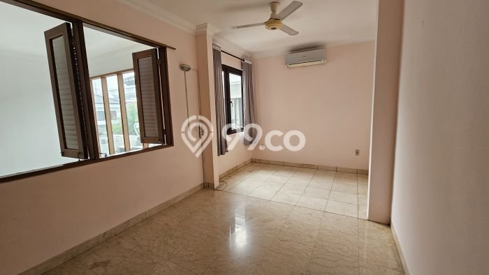 Rumah Mewah LB 400m2 Siap Huni Desain Elegan di Pejaten, Jakarta Selatan Rumah Mewah LB 400m2 Siap Huni Desain Elegan di Pejaten, Jakarta Selatan