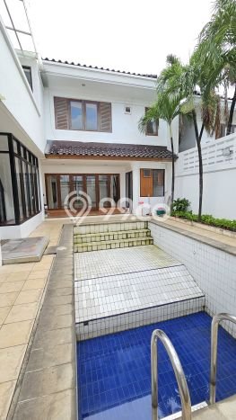 Rumah Mewah LB 400m2 Siap Huni Desain Elegan di Pejaten, Jakarta Selatan Rumah Mewah LB 400m2 Siap Huni Desain Elegan di Pejaten, Jakarta Selatan