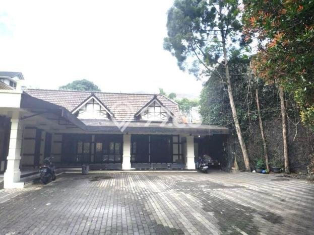 Unit Komersial Dijual di Coblong Bandung Luas Tanah 822m2, Luas Bangunan 300m2 Unit Komersial Dijual di Coblong Bandung Luas Tanah 822m2, Luas Bangunan 300m2