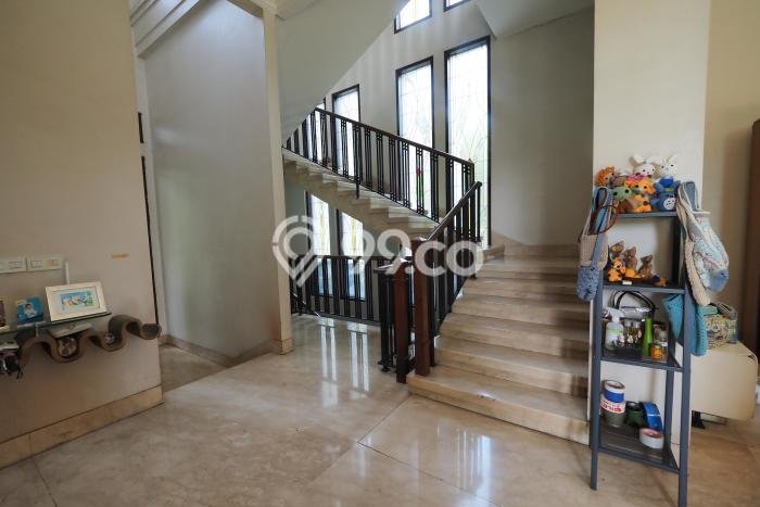 Dijual Rumah Luas Elegan Dengan View Cantik di Bintaro, Jakarta Selatan Dijual Rumah Luas Elegan Dengan View Cantik di Bintaro, Jakarta Selatan