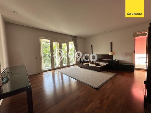 Hunian Mewah Dijual LT 1080m2 di Dukuh Pakis, Surabaya Hunian Mewah Dijual LT 1080m2 di Dukuh Pakis, Surabaya