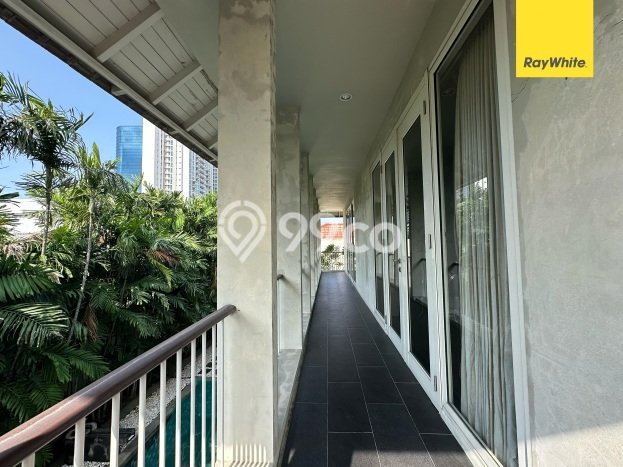 Hunian Mewah Dijual LT 1080m2 di Dukuh Pakis, Surabaya Hunian Mewah Dijual LT 1080m2 di Dukuh Pakis, Surabaya