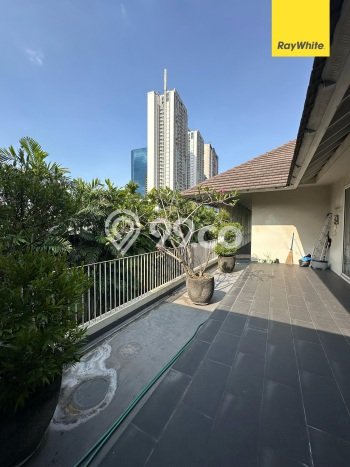 Hunian Mewah Dijual LT 1080m2 di Dukuh Pakis, Surabaya Hunian Mewah Dijual LT 1080m2 di Dukuh Pakis, Surabaya