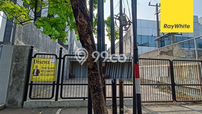 Ruko Disewa di Surabaya dengan LB 400m2 Area Komersial Ramai Ruko Disewa di Surabaya dengan LB 400m2 Area Komersial Ramai