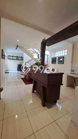 Rumah Elit Modern Tanpa Renovasi di Burangrang Bandung Rumah Elit Modern Tanpa Renovasi di Burangrang Bandung