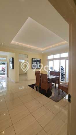 Rumah Elit Modern Tanpa Renovasi di Burangrang Bandung Rumah Elit Modern Tanpa Renovasi di Burangrang Bandung