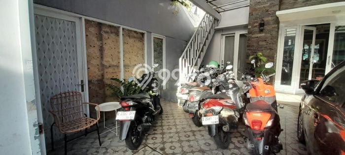 Rumah Strategis di , Dekat Kawasan Bisnis, Bandung - LT 301m2m² Rumah Strategis di , Dekat Kawasan Bisnis, Bandung - LT 301m2m²