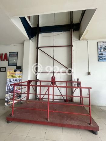 Ruko Dijual di Bandung LT 420m2 & LB 500m2 Lokasi Terbaik! Ruko Dijual di Bandung LT 420m2 & LB 500m2 Lokasi Terbaik!