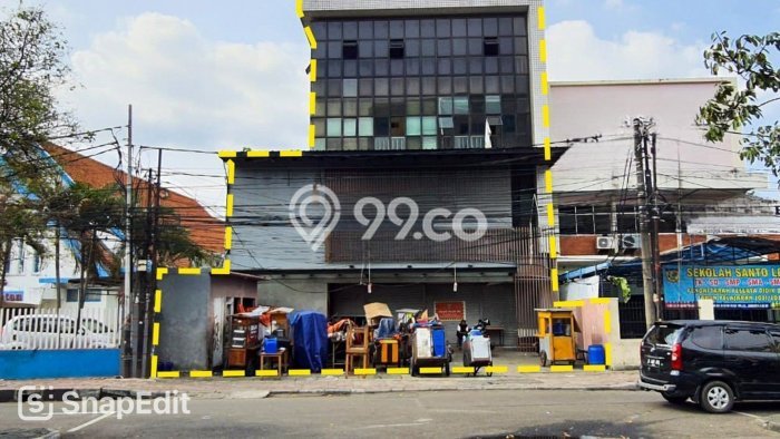 Ruko Disewa di Jakarta Barat dengan LB 2300m2 Area Komersial Ramai Ruko Disewa di Jakarta Barat dengan LB 2300m2 Area Komersial Ramai
