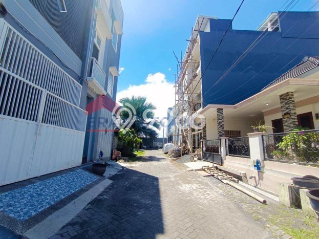 Dijual Segera Rumah Kost di Soekarno Hatta, Malang 21 Kamar Dijual Segera Rumah Kost di Soekarno Hatta, Malang 21 Kamar