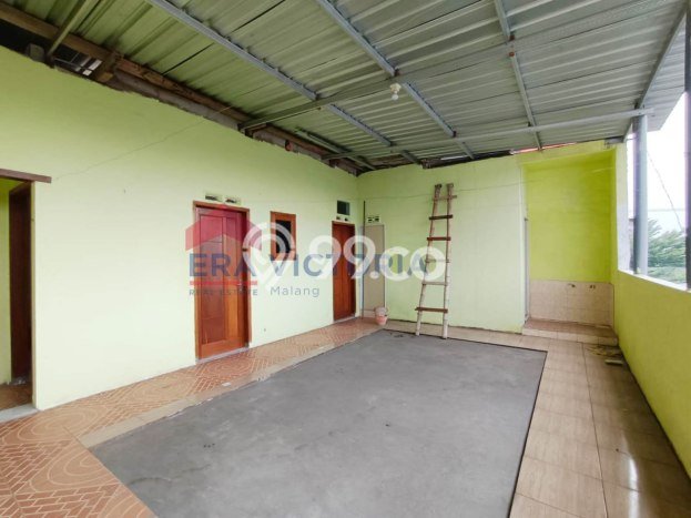 For Sale Rumah 8 Kamar Lokasi Strategis Bagus dan Strategis di Pakis For Sale Rumah 8 Kamar Lokasi Strategis Bagus dan Strategis di Pakis