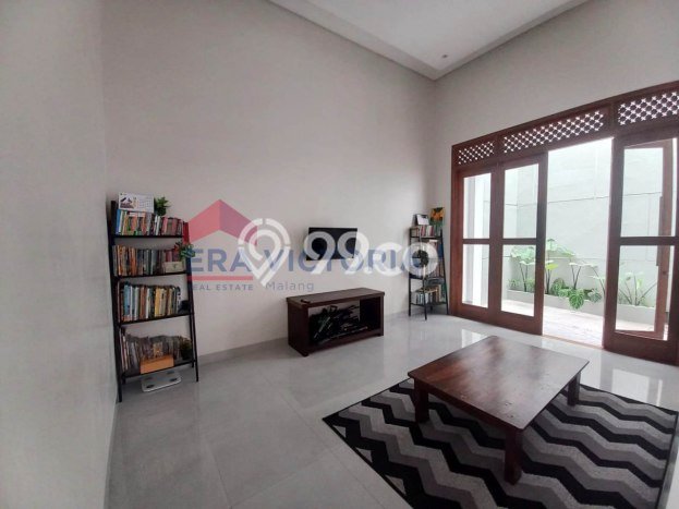 For Sale Rumah 4 Kamar Lokasi Ideal Bagus dan Strategis di Blimbing For Sale Rumah 4 Kamar Lokasi Ideal Bagus dan Strategis di Blimbing
