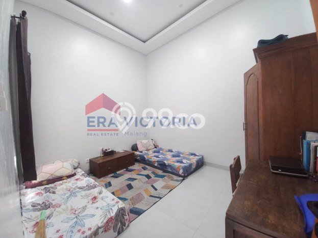 For Sale Rumah 4 Kamar Lokasi Ideal Bagus dan Strategis di Blimbing For Sale Rumah 4 Kamar Lokasi Ideal Bagus dan Strategis di Blimbing
