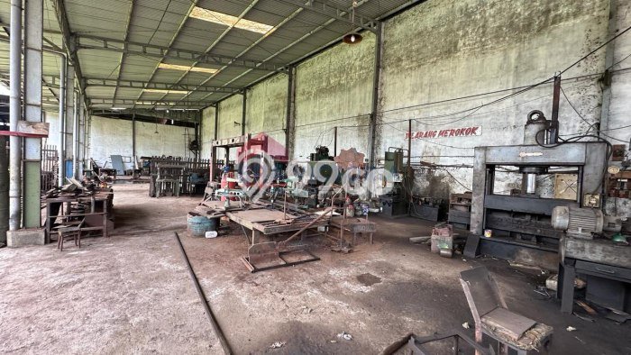 Area Ramai! Gudang Dijual di Singosari untuk Bisnis Luas Bangunan 3500m2 Area Ramai! Gudang Dijual di Singosari untuk Bisnis Luas Bangunan 3500m2
