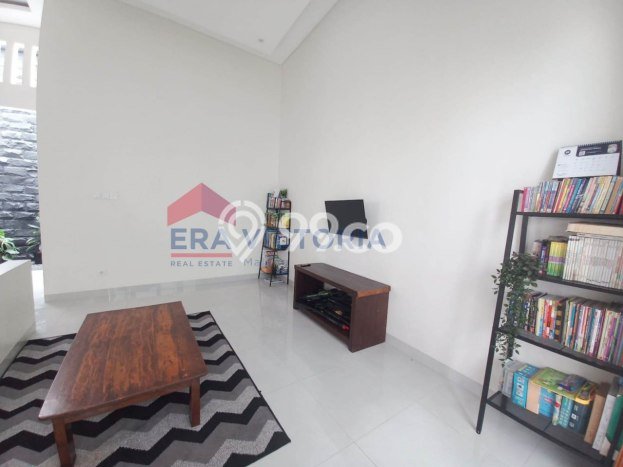 For Sale Rumah 4 Kamar Lokasi Ideal Bagus dan Strategis di Blimbing For Sale Rumah 4 Kamar Lokasi Ideal Bagus dan Strategis di Blimbing