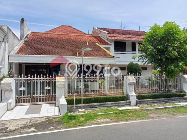 Rumah Elit LB 150m2 Siap Pakai Desain Elegan di Sawojajar, Malang Rumah Elit LB 150m2 Siap Pakai Desain Elegan di Sawojajar, Malang