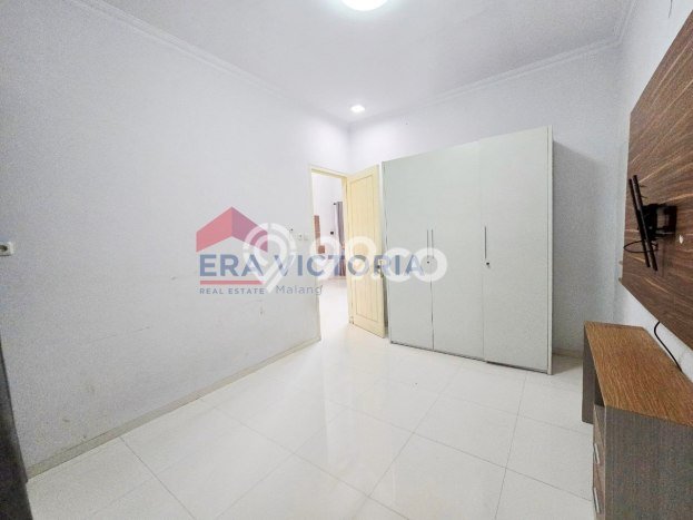 Disewakan! Rumah 3 Kamar Tidur &
3 Kamar Mandi di Sulfat, Malang Disewakan! Rumah 3 Kamar Tidur &
3 Kamar Mandi di Sulfat, Malang