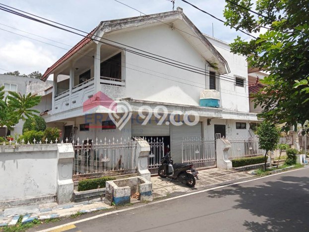 Rumah Elit LB 150m2 Siap Pakai Desain Elegan di Sawojajar, Malang Rumah Elit LB 150m2 Siap Pakai Desain Elegan di Sawojajar, Malang