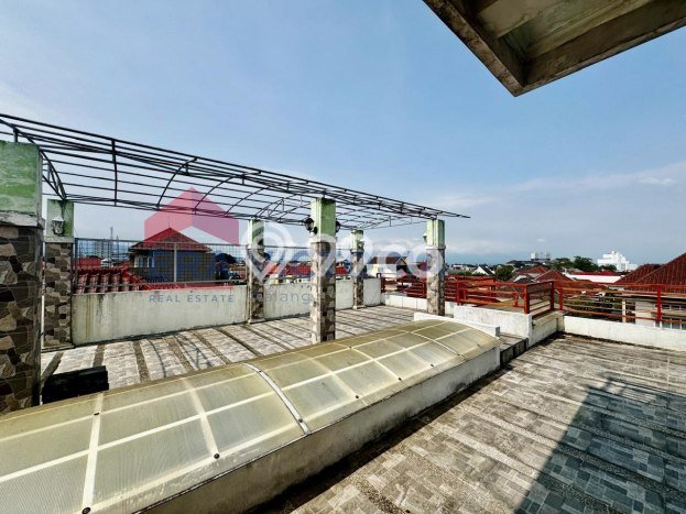 Dijual Segera Kost 8 Kamar, 8 Kamar Mandi di Dau, Malang, Luas 312m2 Dijual Segera Kost 8 Kamar, 8 Kamar Mandi di Dau, Malang, Luas 312m2