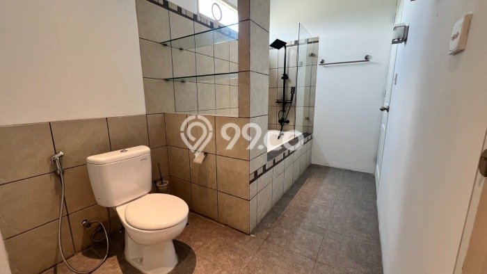Rumah Kontrakan Jakarta Selatan LT 400m2 LB 800m2 Area scbd Rumah Kontrakan Jakarta Selatan LT 400m2 LB 800m2 Area scbd