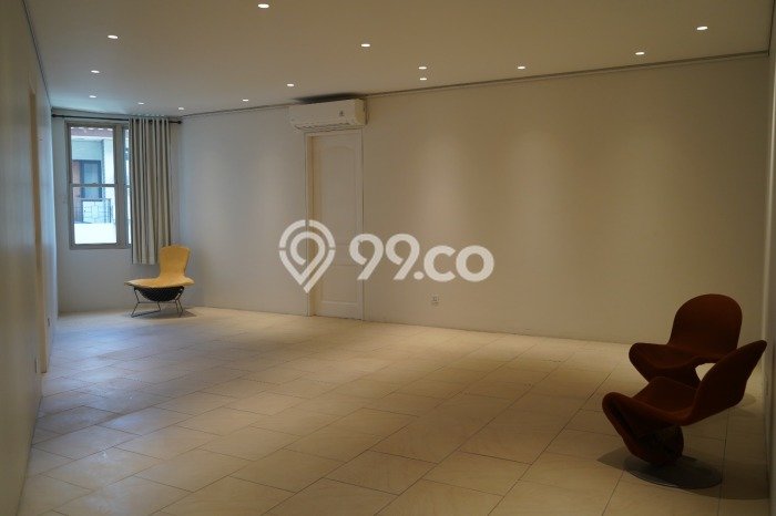 Sewa Rumah Nyaman di SCBD LT 400m2 / LB 800m2 Siap Huni Sewa Rumah Nyaman di SCBD LT 400m2 / LB 800m2 Siap Huni