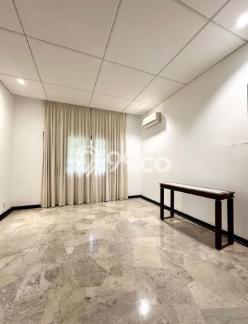 RARE UNIT! Rumah di , 4 KM, Pemandangan Indah, LT 500m2m² LB 1000m2m² RARE UNIT! Rumah di , 4 KM, Pemandangan Indah, LT 500m2m² LB 1000m2m²