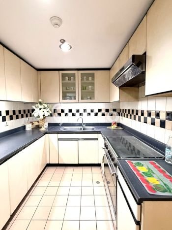 UNIT SPESIAL! Apartemen Kawasan , 2 KM, Luas 143m2m², Lokasi Terbaik UNIT SPESIAL! Apartemen Kawasan , 2 KM, Luas 143m2m², Lokasi Terbaik