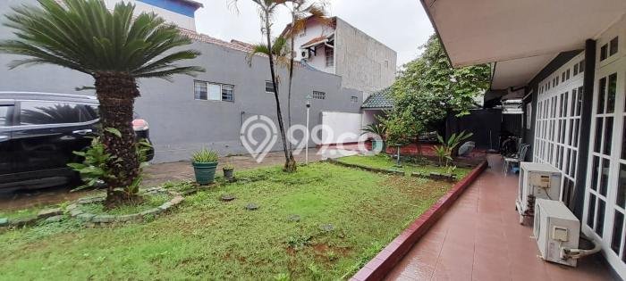 For Sale! Luxury House LT 421m2 Desain Modern di Utan Kayu For Sale! Luxury House LT 421m2 Desain Modern di Utan Kayu