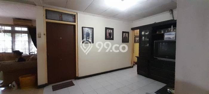 For Sale! Luxury House LT 421m2 Desain Modern di Utan Kayu For Sale! Luxury House LT 421m2 Desain Modern di Utan Kayu