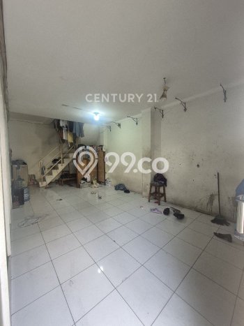 Rumah Luas Asri 2 KT Siap Huni di Salemba Jakarta Pusat Rumah Luas Asri 2 KT Siap Huni di Salemba Jakarta Pusat