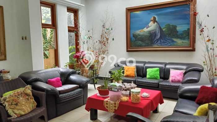 For Sale! Luxury House LT 1480m2 Desain Elegan di Bandung Kota For Sale! Luxury House LT 1480m2 Desain Elegan di Bandung Kota